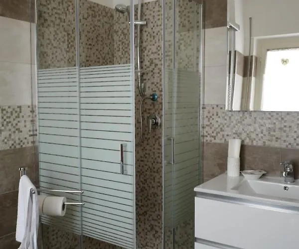 فندق مبيت وإفطار Sant'anna نابولي